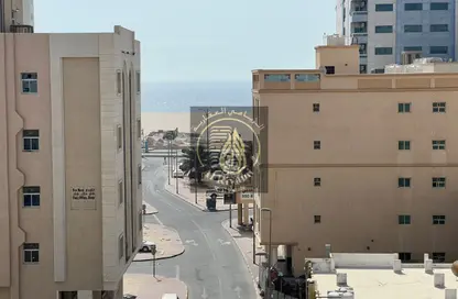 شقة - 2 غرف نوم - 2 حمامات للايجار في مساكن كورنيش عجمان - طريق كورنيش عجمان - عجمان