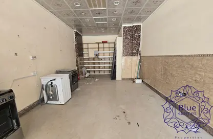 Shop - Studio - 1 Bathroom for rent in Al Khan - Sharjah