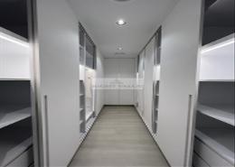صورةردهة-ممر لـ: فيلا - 4 غرف نوم - 5 حمامات للبيع في مسار - تلال سيتي - الشارقة, صورة 1
