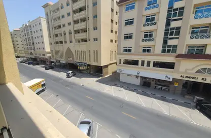 شقة - 2 غرف نوم - 2 حمامات للايجار في الثاني مويلح - تجارية مويلح - الشارقة