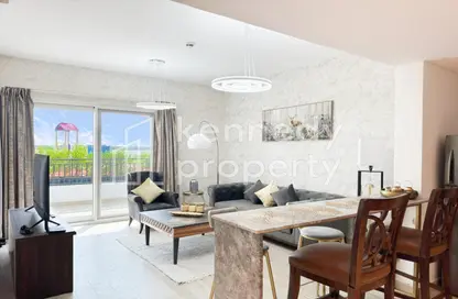 Living / Dining Room image for: Apartment - 1 Bedroom - 1 Bathroom for rent in Waters Edge - Yas Island - Abu Dhabi, Image 1