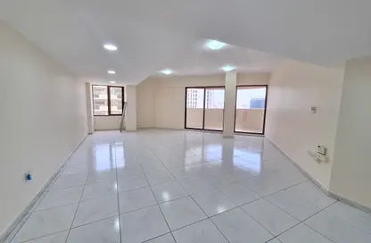 Apartment - 3 Bedrooms - 2 Bathrooms for rent in Silver Sands 1 - Mankhool - Bur Dubai - Dubai