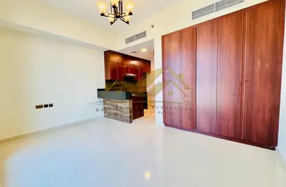 Apartment - Studio - 1 Bathroom for rent in Al Souk Al Kabeer - Bur Dubai - Dubai