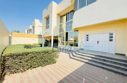 Villa - 4 Bedrooms - 5 Bathrooms for rent in Jumeirah 2 Villas - Jumeirah 2 - Jumeirah - Dubai