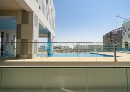 صورة لـ حوض سباحة شقة - 2 غرف نوم - 3 حمامات للبيع في الراحه لوفتس - شاطئ الراحة - أبوظبي ، صورة رقم 1
