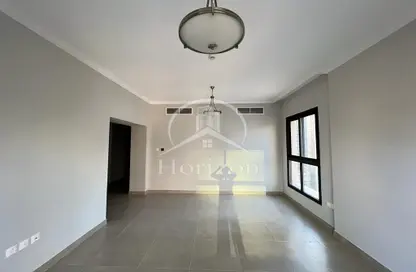 Empty Room image for: Apartment - 2 Bedrooms - 3 Bathrooms for rent in Al Khan - Sharjah, Image 1