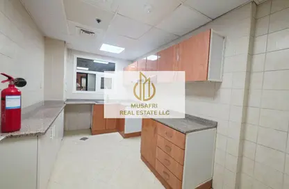 شقة - 2 غرف نوم - 2 حمامات للايجار في برج الحفيت - شارع التعاون - التعاون - الشارقة