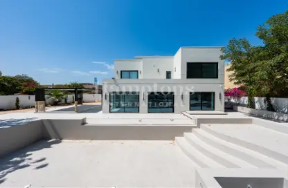 Villa - 5 Bedrooms - 4 Bathrooms for sale in Meadows 5 - Meadows - Dubai