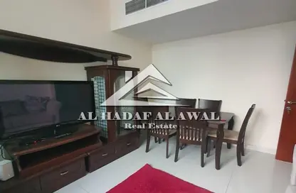 شقة - غرفة نوم - 2 حمامات للايجار في التعاون 1 - أبراج التعاون - الخان - الشارقة