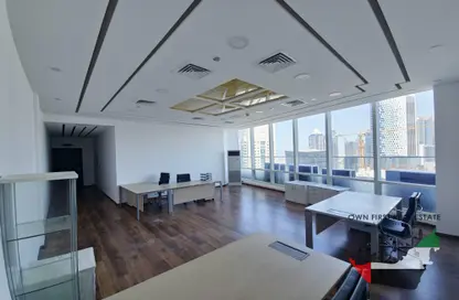 مكتب - استوديو - 3 حمامات للايجار في برج بارك لين - الخليج التجاري - دبي
