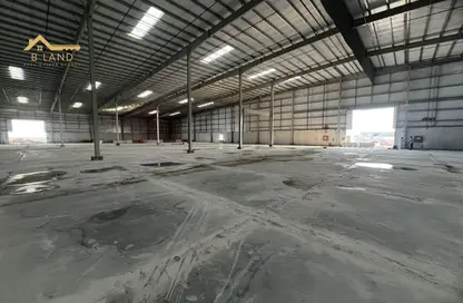 Warehouse - Studio - 2 Bathrooms for rent in Old Industrial Area - Umm Al Quwain