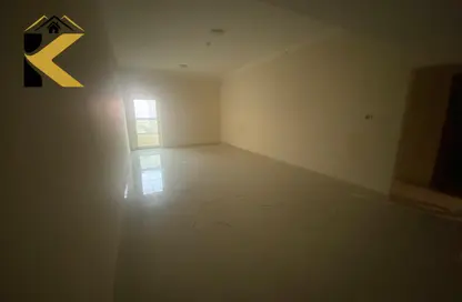 Apartment - 3 Bedrooms - 3 Bathrooms for rent in Al Jurf 2 - Al Jurf - Ajman Downtown - Ajman