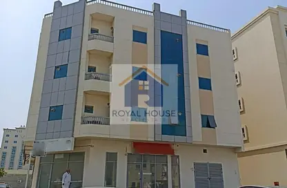 عمارة بالكامل - استوديو - 8 حمامات للبيع في القليعة - الشرق - الشارقة