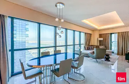 صورة لـ غرفة المعيشة / غرفة الطعام شقة - 3 غرف نوم - 3 حمامات للبيع في تاور A - داماك تاورز من باراماونت - الخليج التجاري - دبي ، صورة رقم 1