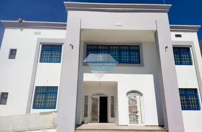 Villa - 5 Bedrooms - 6 Bathrooms for rent in Baniyas - Abu Dhabi