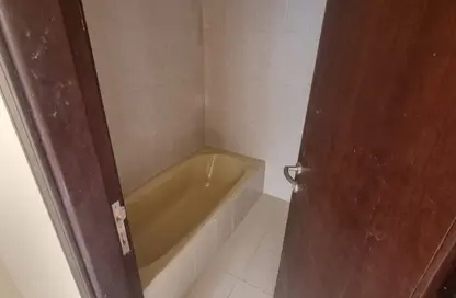 Apartment - 1 Bedroom - 2 Bathrooms for rent in Al Musalla - Sharjah