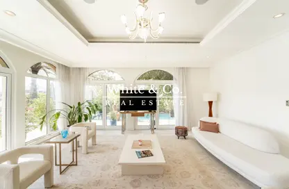 Villa - 4 Bedrooms - 5 Bathrooms for rent in Garden Homes Frond E - Garden Homes - Palm Jumeirah - Dubai