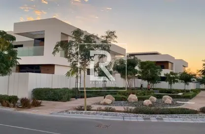 Villa - 5 Bedrooms - 6 Bathrooms for sale in West Yas - Yas Island - Abu Dhabi
