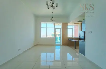 Apartment - 1 Bedroom - 2 Bathrooms for rent in Metro Building - Al Barsha 1 - Al Barsha - Dubai