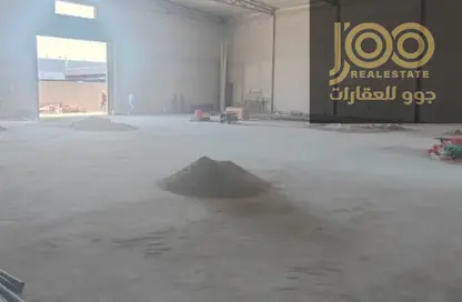 مستودع - استوديو - 3 حمامات للايجار في أم الثعوب - أم القيوين