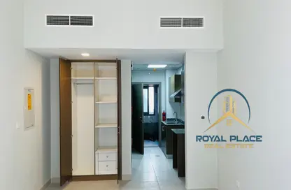 Apartment - Studio - 1 Bathroom for rent in City Compass Living - Dubai Investment Park (DIP) - Dubai