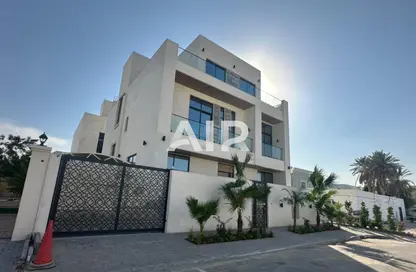 Villa - 5 Bedrooms - 6 Bathrooms for rent in Al Quoz 2 - Al Quoz - Dubai