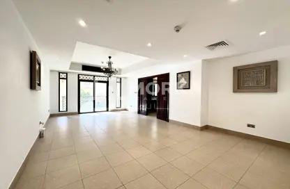Apartment - 2 Bedrooms - 3 Bathrooms for sale in Kamoon - Old Town - Dubai