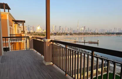 Villa - 5 Bedrooms - 7 Bathrooms for rent in Sur La Mer - La Mer - Jumeirah - Dubai