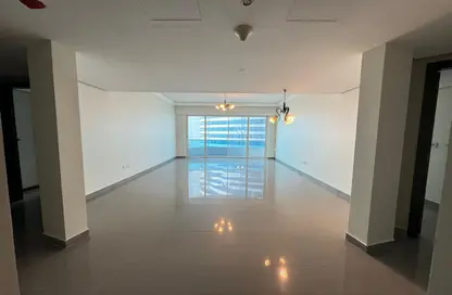 Apartment - 2 Bedrooms - 3 Bathrooms for rent in Blue Tower - Al Majaz 3 - Al Majaz - Sharjah