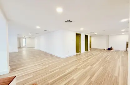 Office Space - Studio - 1 Bathroom for rent in Tourist Club Area - Abu Dhabi