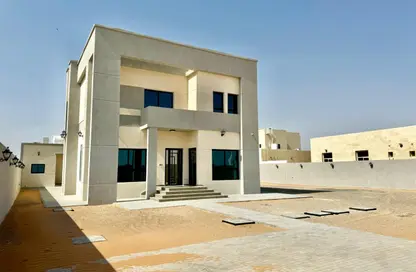 Villa - 4 Bedrooms - 6 Bathrooms for rent in Al Aweer 1 - Al Aweer - Dubai