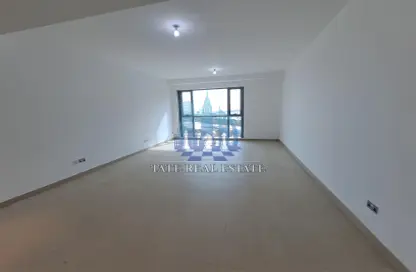 Empty Room image for: Apartment - 2 Bedrooms - 3 Bathrooms for rent in Danet Abu Dhabi - Abu Dhabi, Image 1