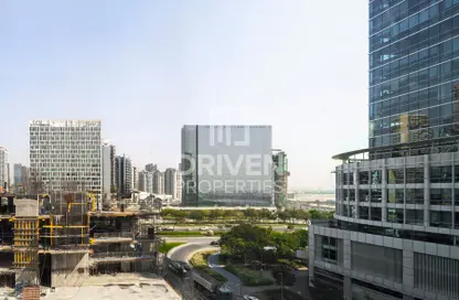 مكتب - استوديو - 2 حمامات للايجار في كابيتال جولدن تاور - الخليج التجاري - دبي