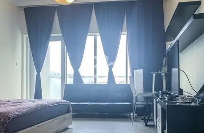 Apartment - Studio - 1 Bathroom for rent in Burj Al Nujoom - Downtown Dubai - Dubai
