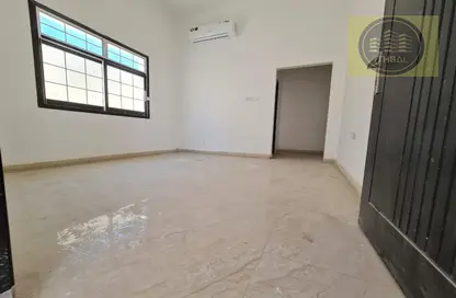 Empty Room image for: Apartment - 1 Bedroom - 1 Bathroom for rent in Baniyas East - Baniyas - Abu Dhabi, Image 1