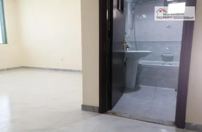 صورة لـ حمام شقة - 2 غرف نوم - 2 حمامات للايجار في نادي الجزيرة الرياضي - منطقة المرور - أبوظبي ، صورة رقم 1