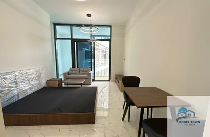 Apartment - Studio - 1 Bathroom for rent in The Gate - Masdar City - Abu Dhabi