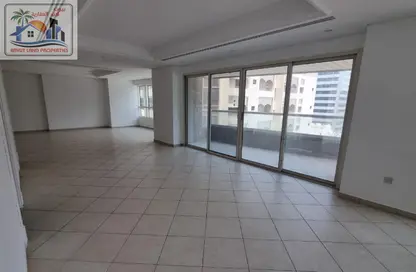 Apartment - 3 Bedrooms - 4 Bathrooms for rent in Al Majaz 1 - Al Majaz - Sharjah