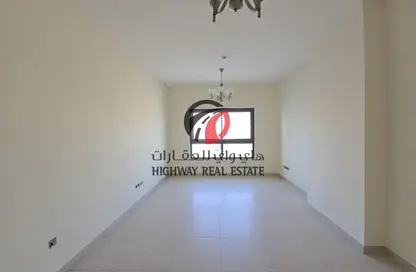 Apartment - 2 Bedrooms - 3 Bathrooms for rent in Yasmeen Building - Al Jaddaf - Dubai