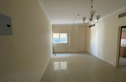 شقة - غرفة نوم - 2 حمامات للايجار في المحطة - القاسمية - الشارقة