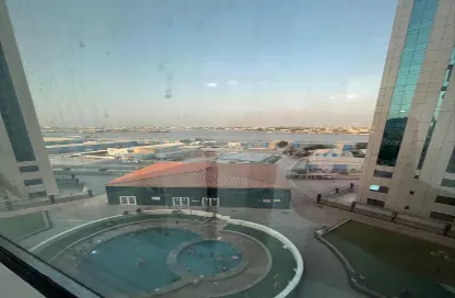 شقة - غرفة نوم - 2 حمامات للبيع في أورينت تاور 1 - أورينت تاور - البستان - عجمان
