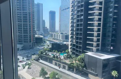 Office Space - Studio - 1 Bathroom for rent in The Binary Tower - Business Bay - Dubai