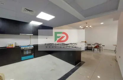 Kitchen image for: Apartment - 3 Bedrooms - 4 Bathrooms for rent in Marina Pinnacle - Dubai Marina - Dubai, Image 1