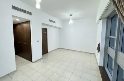 شقة - 4 غرف نوم - 6 حمامات للايجار في K برج - الأبراج الإدارية - الخليج التجاري - دبي