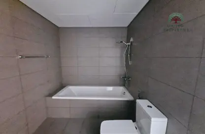 Bathroom image for: Apartment - 1 Bedroom - 2 Bathrooms for rent in Al Mamsha - Muwaileh - Sharjah, Image 1