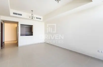 Empty Room image for: Villa - 4 Bedrooms - 5 Bathrooms for sale in The Fields - District 11 - Mohammed Bin Rashid City - Dubai, Image 1