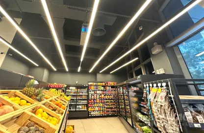 Retail - Studio - 1 Bathroom for rent in Suha Mina Rashid Hotel Apartments - Mankhool - Bur Dubai - Dubai