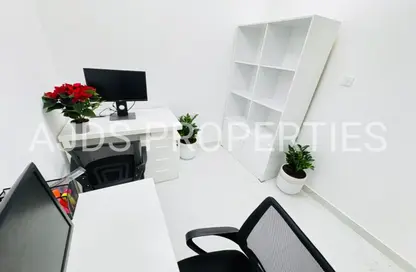 Office Space - Studio - 1 Bathroom for rent in Reem Residency - Al Karama - Dubai