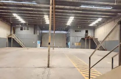 Warehouse - Studio - 3 Bathrooms for rent in Al Qusais Industrial Area - Al Qusais - Dubai