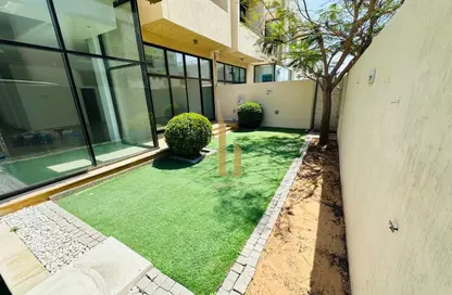 Villa - 5 Bedrooms - 5 Bathrooms for rent in Jumeirah 3 Villas - Jumeirah 3 - Jumeirah - Dubai